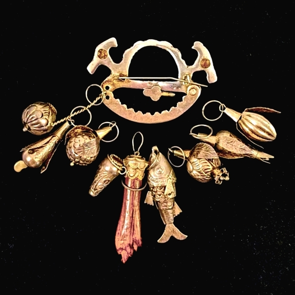 Vintage Penca de Balangandan 9 charms Marked PRATA 833, Tested Silver - Picture 3 of 4